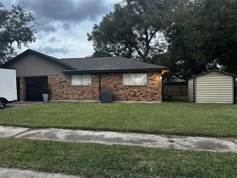 721 Sycamore Street Lake Jackson TX 77566
