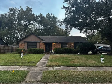 721 Sycamore Street Lake Jackson TX 77566