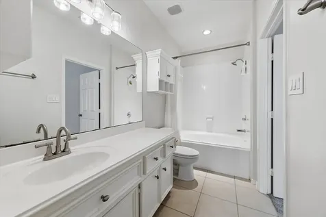 922 W Heights Hollow Lane W Houston TX 77007