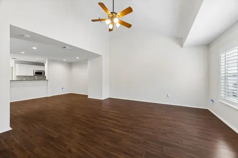 922 W Heights Hollow Lane W Houston TX 77007