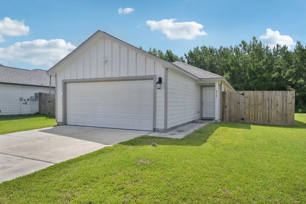 852 Road 5138 Cleveland TX 77327