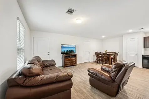 852 Road 5138 Cleveland TX 77327