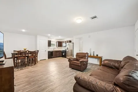 852 Road 5138 Cleveland TX 77327
