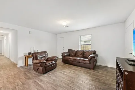 852 Road 5138 Cleveland TX 77327