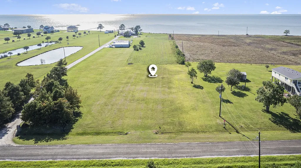 000 W Bayshore Drive Anahuac TX 77514