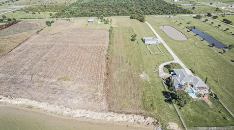 000 W Bayshore Drive Anahuac TX 77514