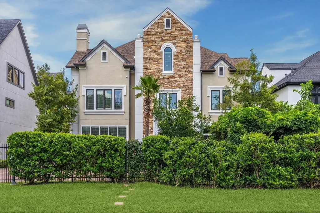 37 Hackberry Lane Houston TX 77027