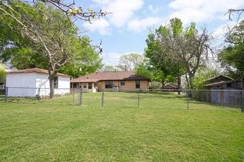 713 Burleson Street Brenham TX 77833