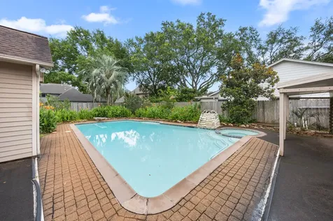 814 Palm Grove Circle Sugar Land TX 77498