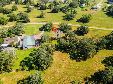 718 Rancho Chico Court Angleton TX 77515
