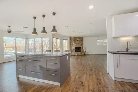 12458 Woodthorpe Lane Houston TX 77024