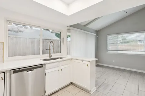 910 Via Valencia Mesquite TX 75150
