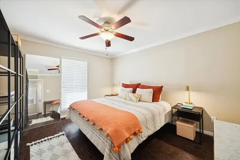 1600 W T C Jester Boulevard 35 Houston TX 77008