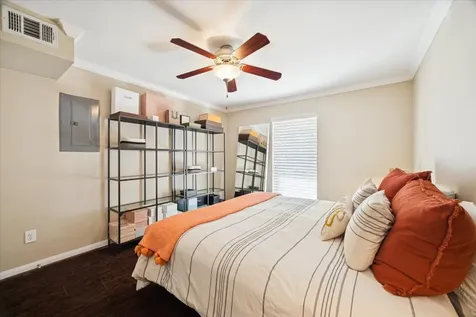1600 W T C Jester Boulevard 35 Houston TX 77008