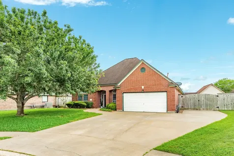 115 Warbler Court Richwood TX 77531