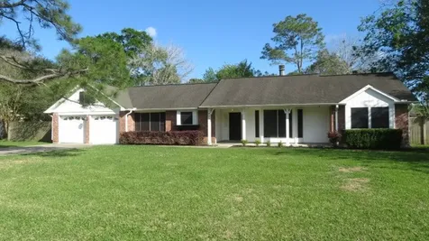 803 Briarmeadow Avenue Friendswood TX 77546