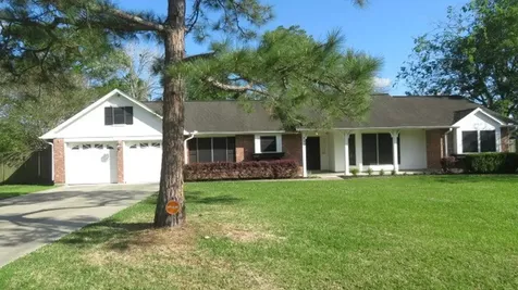 803 Briarmeadow Avenue Friendswood TX 77546