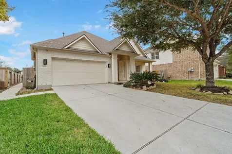 12103 Dawn Mist Court Pearland TX 77584