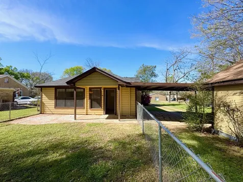 106 S Grace Street Crockett TX 75835