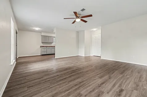 1321 N 7th Street Conroe TX 77301
