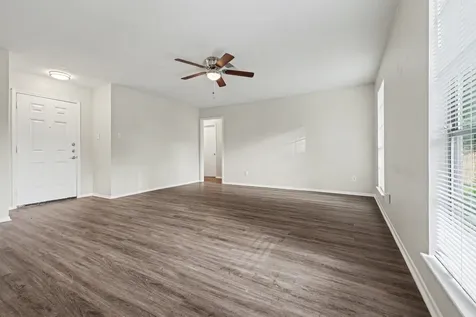 1321 N 7th Street Conroe TX 77301