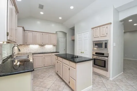 202 W Sterling Pond Circle The Woodlands TX 77382