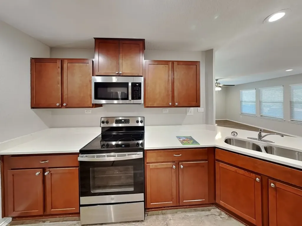 6951 Dulce Meadow San Antonio TX 78252