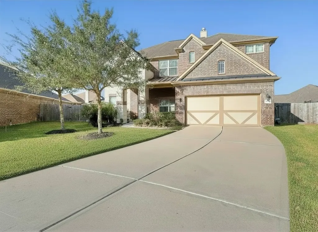289 W Bend Drive League City TX 77573