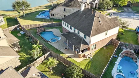 289 W Bend Drive League City TX 77573