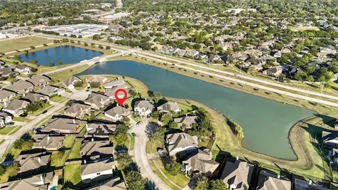 289 W Bend Drive League City TX 77573