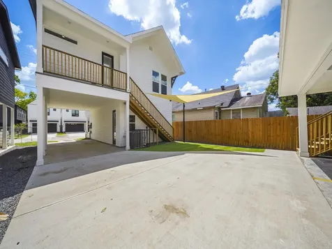 7033 Avenue N Houston TX 77011