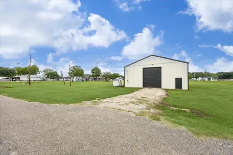 9203 Avenue G Liverpool TX 77577