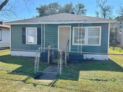 7011 Anderson Street Texas City TX 77591