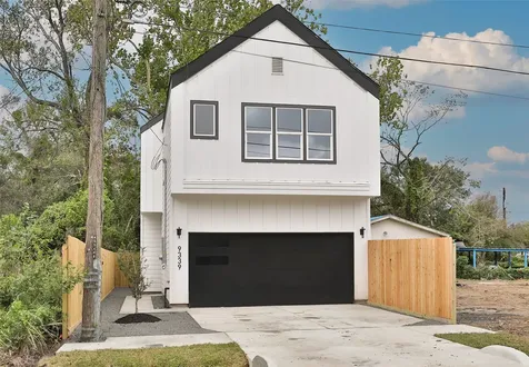 9343 Lavender Street North Houston TX 77016