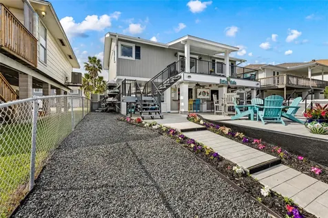 967 Bonita Street Bayou Vista TX 77563