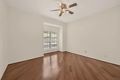 11711 Memorial Drive 659 Houston TX 77024