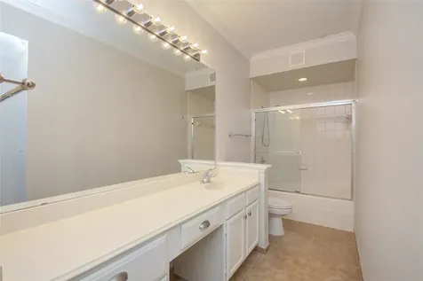2111 Welch Street A321 Houston TX 77019