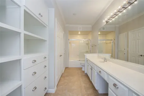 2111 Welch Street A321 Houston TX 77019