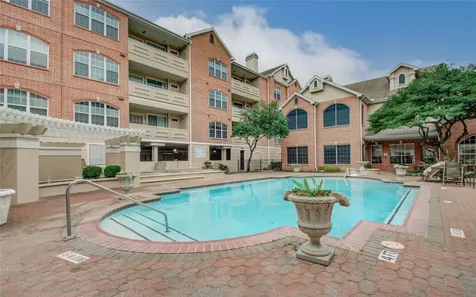 2111 Welch Street A321 Houston TX 77019