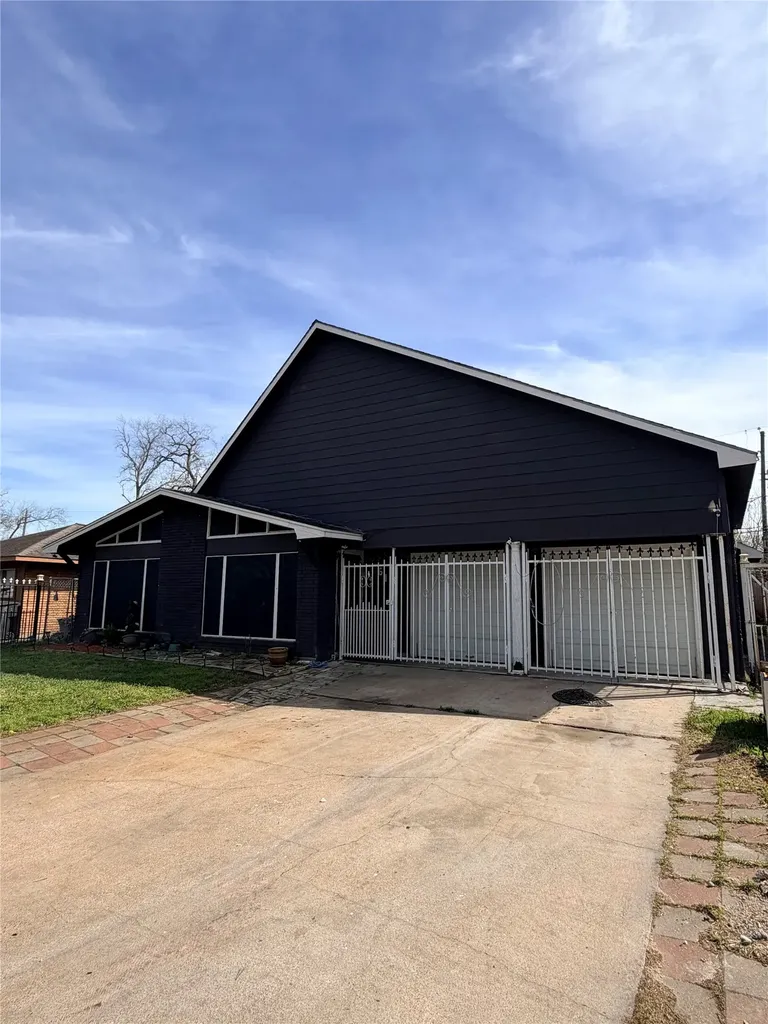 618 Sulphur Street Houston TX 77034