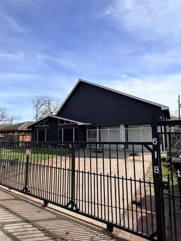 618 Sulphur Street Houston TX 77034