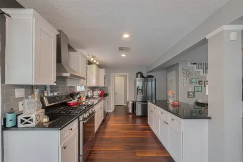 5514 Avenue M Santa Fe TX 77510