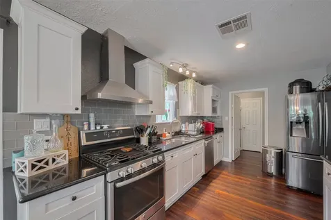 5514 Avenue M Santa Fe TX 77510