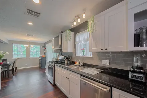 5514 Avenue M Santa Fe TX 77510