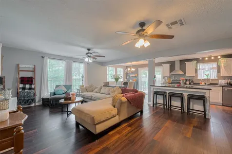 5514 Avenue M Santa Fe TX 77510
