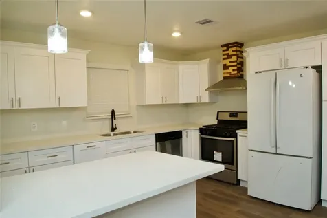 2405 Byron Avenue Pearland TX 77581