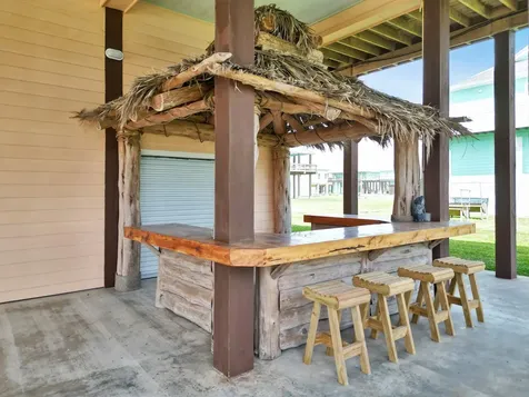 944 Raymond Crystal Beach TX 77650