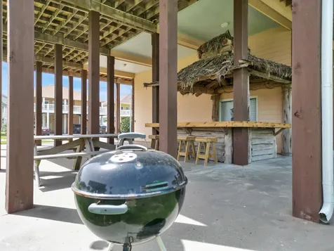 944 Raymond Crystal Beach TX 77650