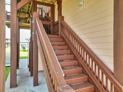 944 Raymond Crystal Beach TX 77650