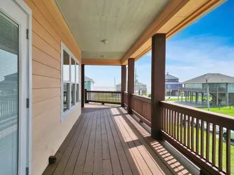 944 Raymond Crystal Beach TX 77650